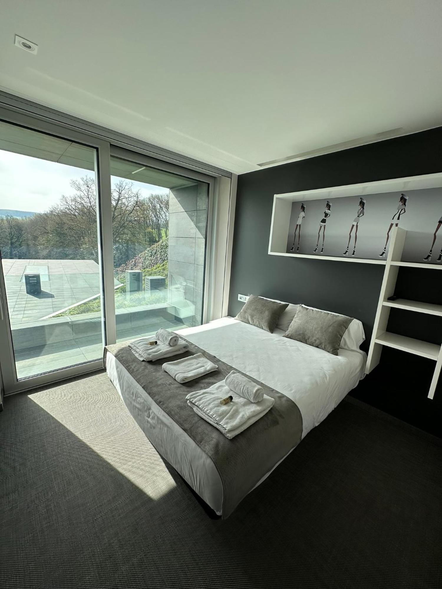 Villa Tres Prismas Exclusive à Sarria Extérieur photo